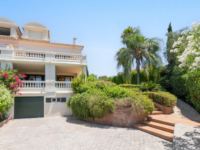 4 Makuuhuoneen Huvila Sotogrande Alto