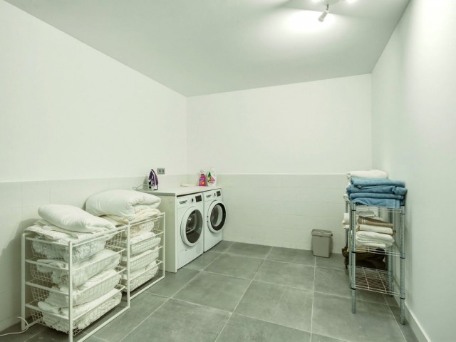 Maison mitoyenne avec 3 Chambres  à Estepona