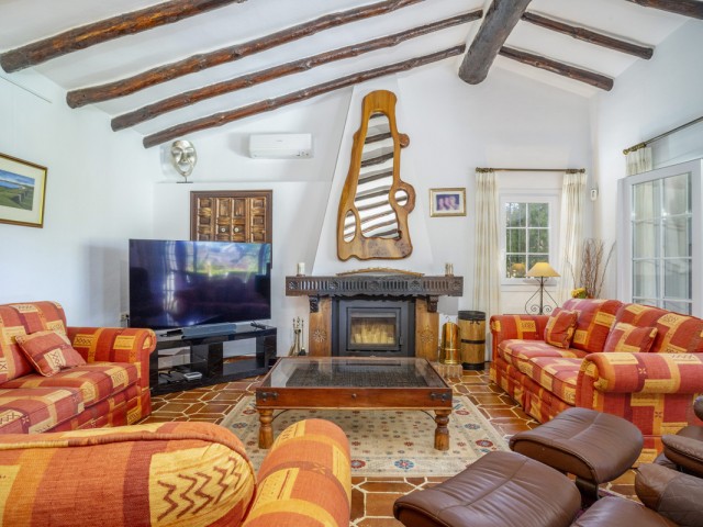 4 Bedrooms Villa in Guadalmina Alta