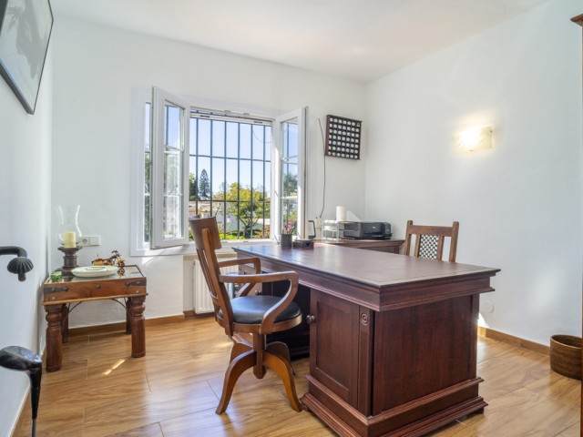 4 Bedrooms Villa in Guadalmina Alta