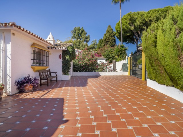 4 Bedrooms Villa in Guadalmina Alta