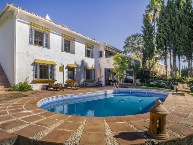 4 Bedrooms Villa in Guadalmina Alta