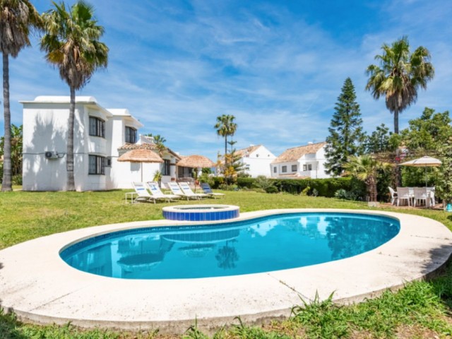 4 Bedrooms Villa in Estepona