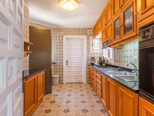 4 Bedrooms Villa in Estepona