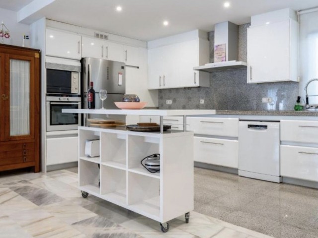 4 Schlafzimmer Apartment in Elviria