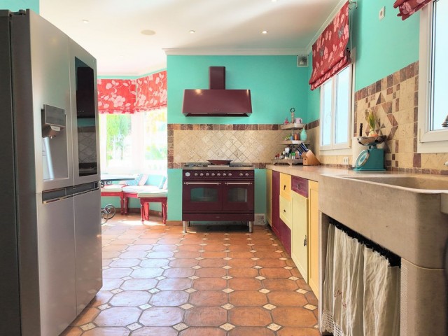 6 Bedrooms Villa in Mijas