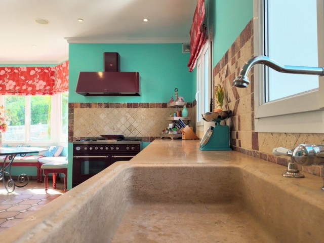 6 Bedrooms Villa in Mijas
