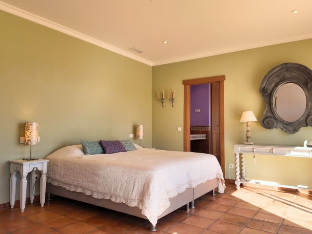 6 Bedrooms Villa in Mijas