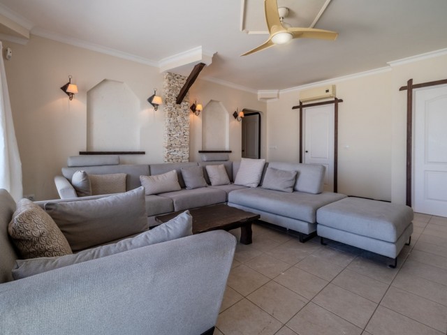6 Schlafzimmer Villa in El Faro