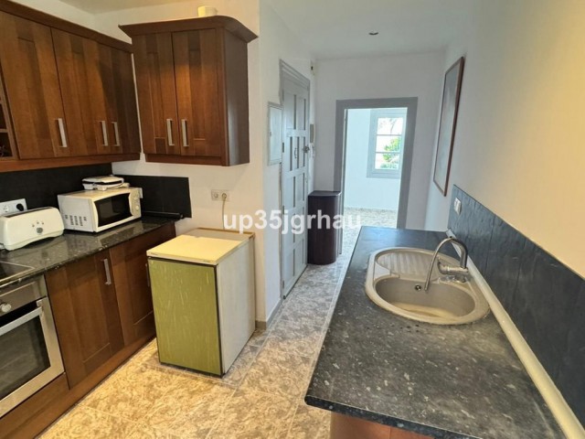 3 Bedrooms Apartment in Estepona