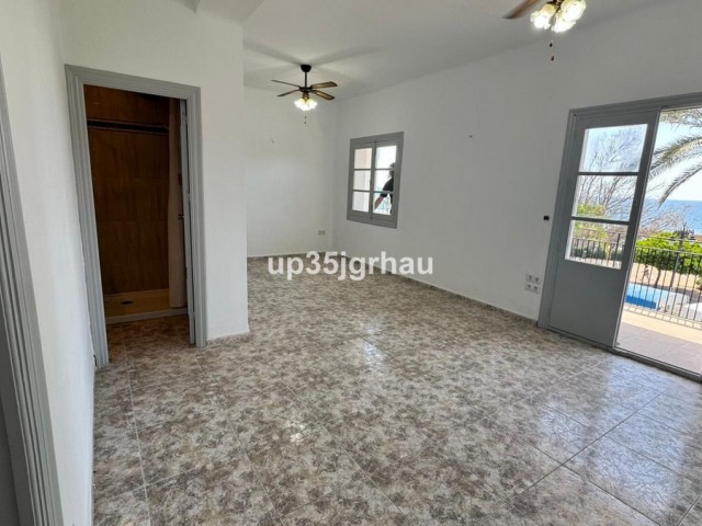 3 Bedrooms Apartment in Estepona