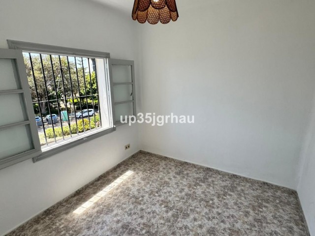 3 Bedrooms Apartment in Estepona