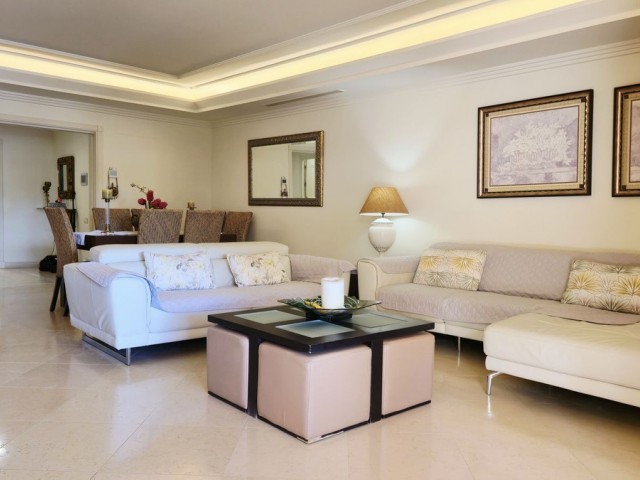 3 Bedrooms Apartment in Estepona