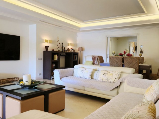 3 Bedrooms Apartment in Estepona