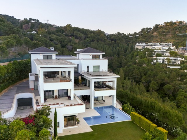 12 Bedrooms Villa in Benahavís