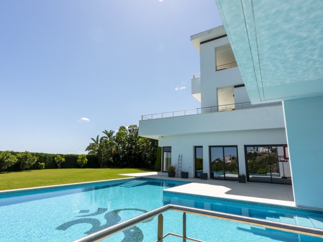 12 Bedrooms Villa in Benahavís