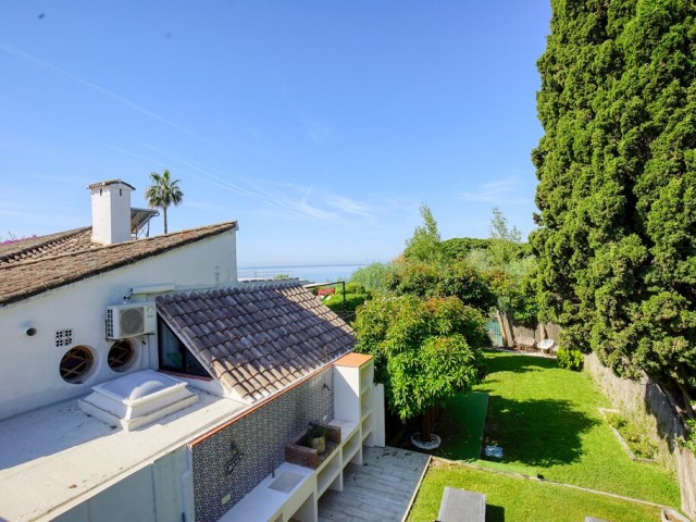 2 Bedrooms Villa in Estepona