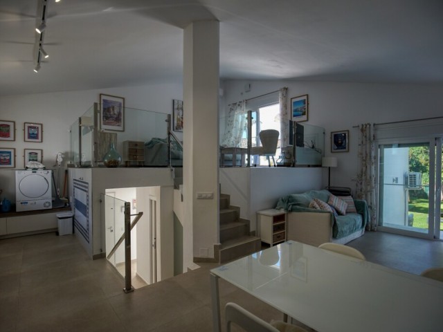 2 Bedrooms Villa in Estepona