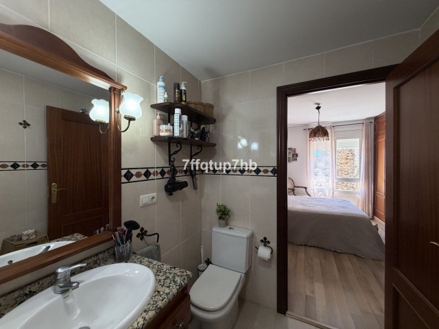 4 Bedrooms Apartment in Estepona