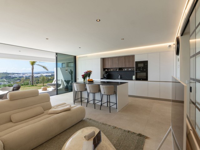 3 Bedrooms Apartment in Estepona