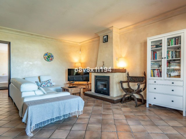 2 Bedrooms Villa in Marbella