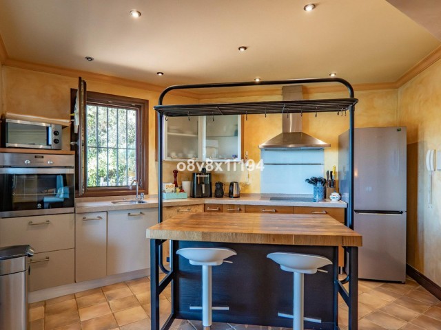 2 Bedrooms Villa in Marbella