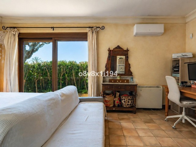2 Bedrooms Villa in Marbella