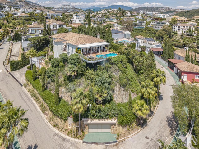 Villa con 6 Dormitorios  en Benahavís
