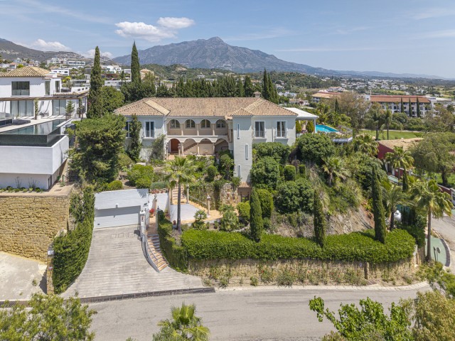 Villa con 6 Dormitorios  en Benahavís