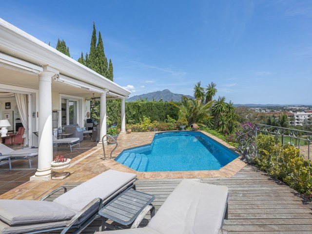 Villa con 6 Dormitorios  en Benahavís