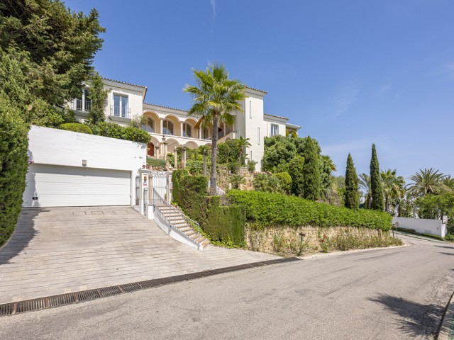 Villa con 6 Dormitorios  en Benahavís