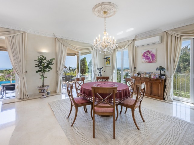 Villa con 6 Dormitorios  en Benahavís