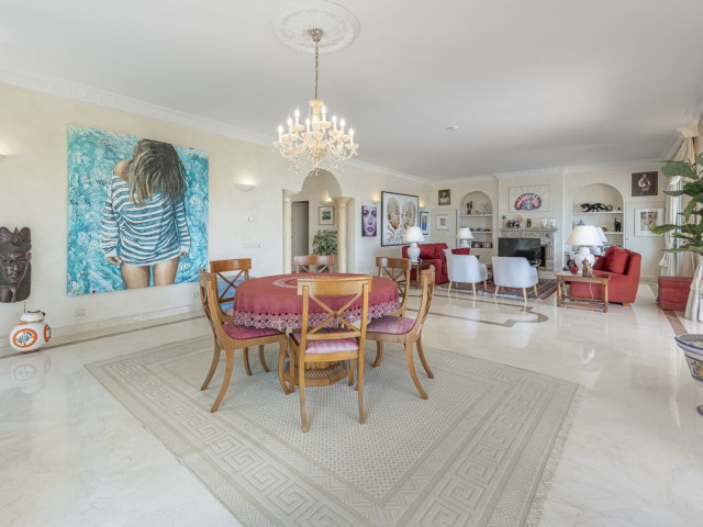 Villa con 6 Dormitorios  en Benahavís