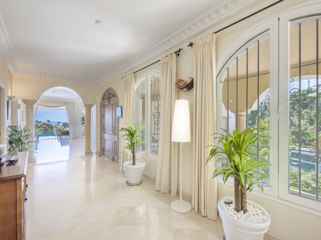 Villa con 6 Dormitorios  en Benahavís