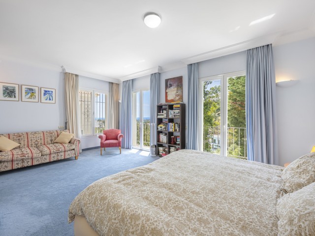 Villa con 6 Dormitorios  en Benahavís