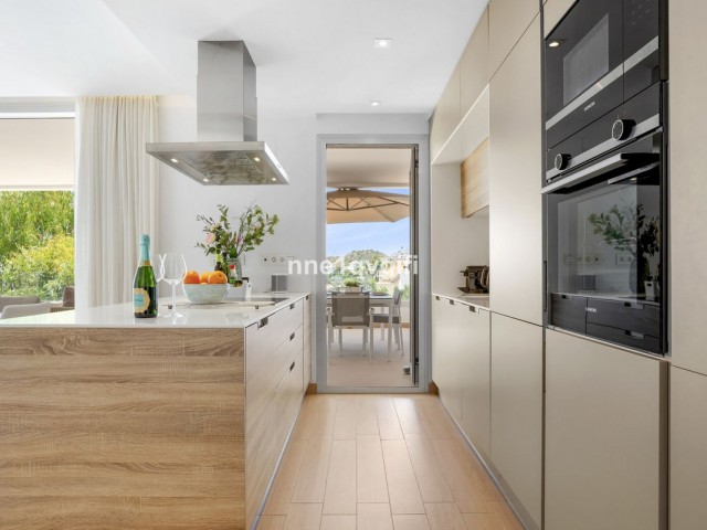 3 Bedrooms Apartment in Benahavís