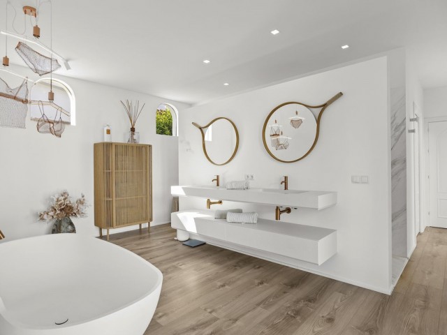 5 Soveroms Villa i Guadalmina Alta