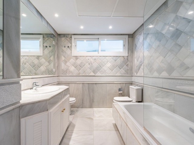 Apartamento con 2 Dormitorios  en The Golden Mile