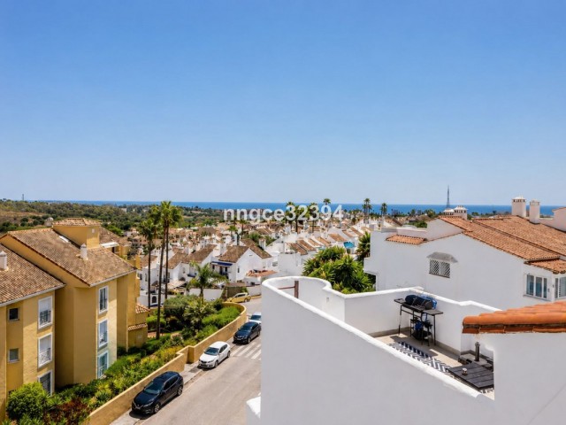 Apartamento con 3 Dormitorios  en New Golden Mile