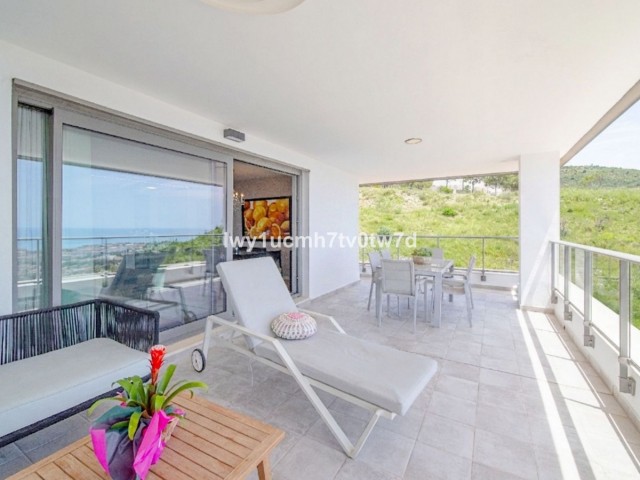 3 Bedrooms Apartment in Arroyo de la Miel