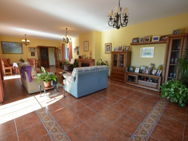 6 Bedrooms Villa in Benalmadena