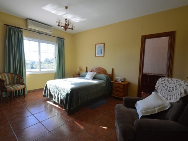 6 Bedrooms Villa in Benalmadena