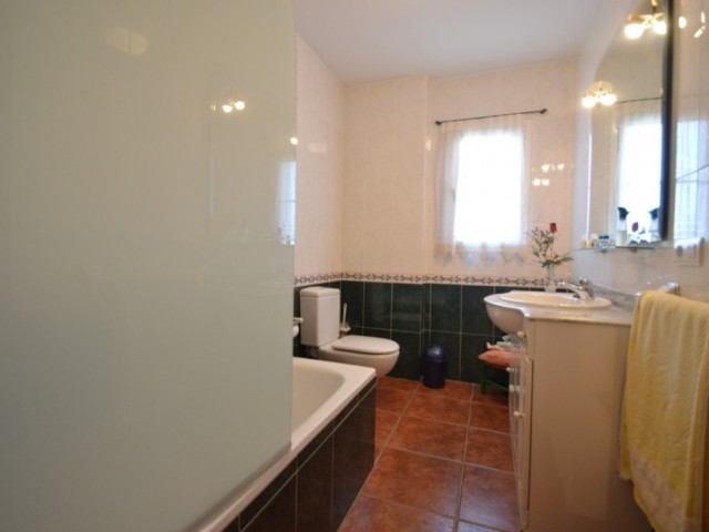 6 Bedrooms Villa in Benalmadena
