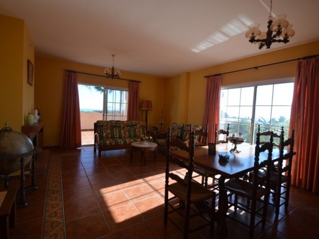 Villa avec 6 Chambres  à Benalmadena