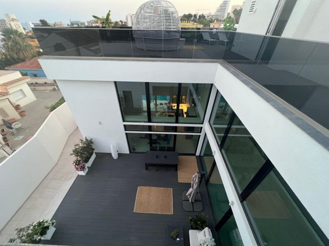 5 Bedrooms Villa in Benalmadena Costa