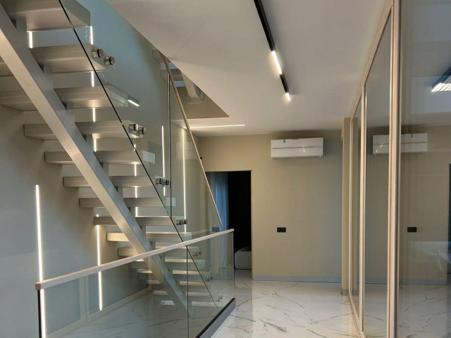 5 Bedrooms Villa in Benalmadena Costa