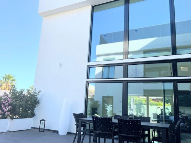 5 Bedrooms Villa in Benalmadena Costa