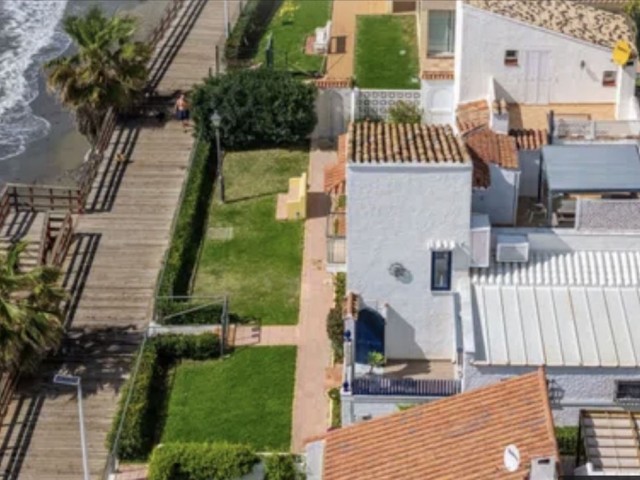 3 Bedrooms Townhouse in Estepona