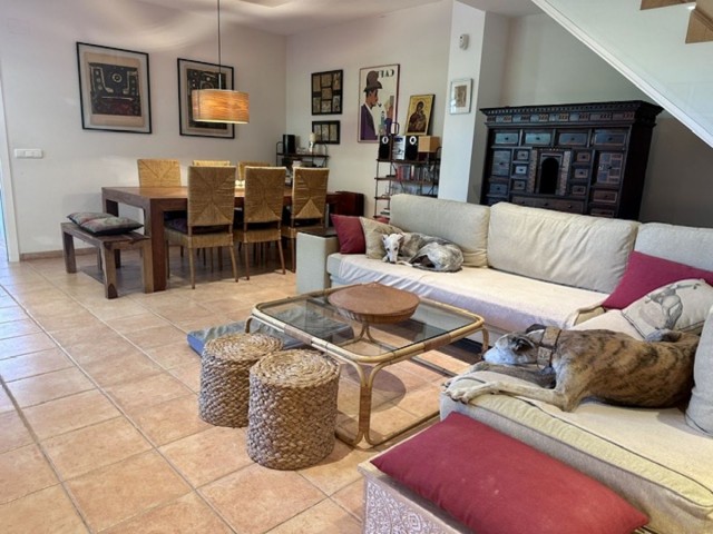 3 Bedrooms Townhouse in Estepona