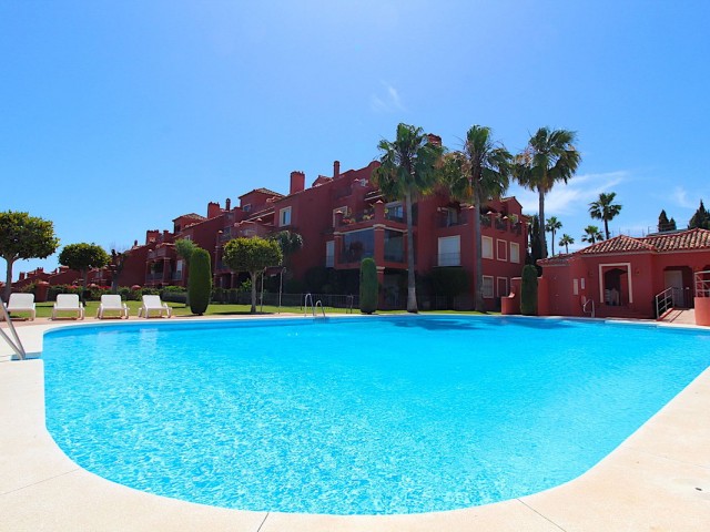 Apartment, Monte Halcones, R5401960